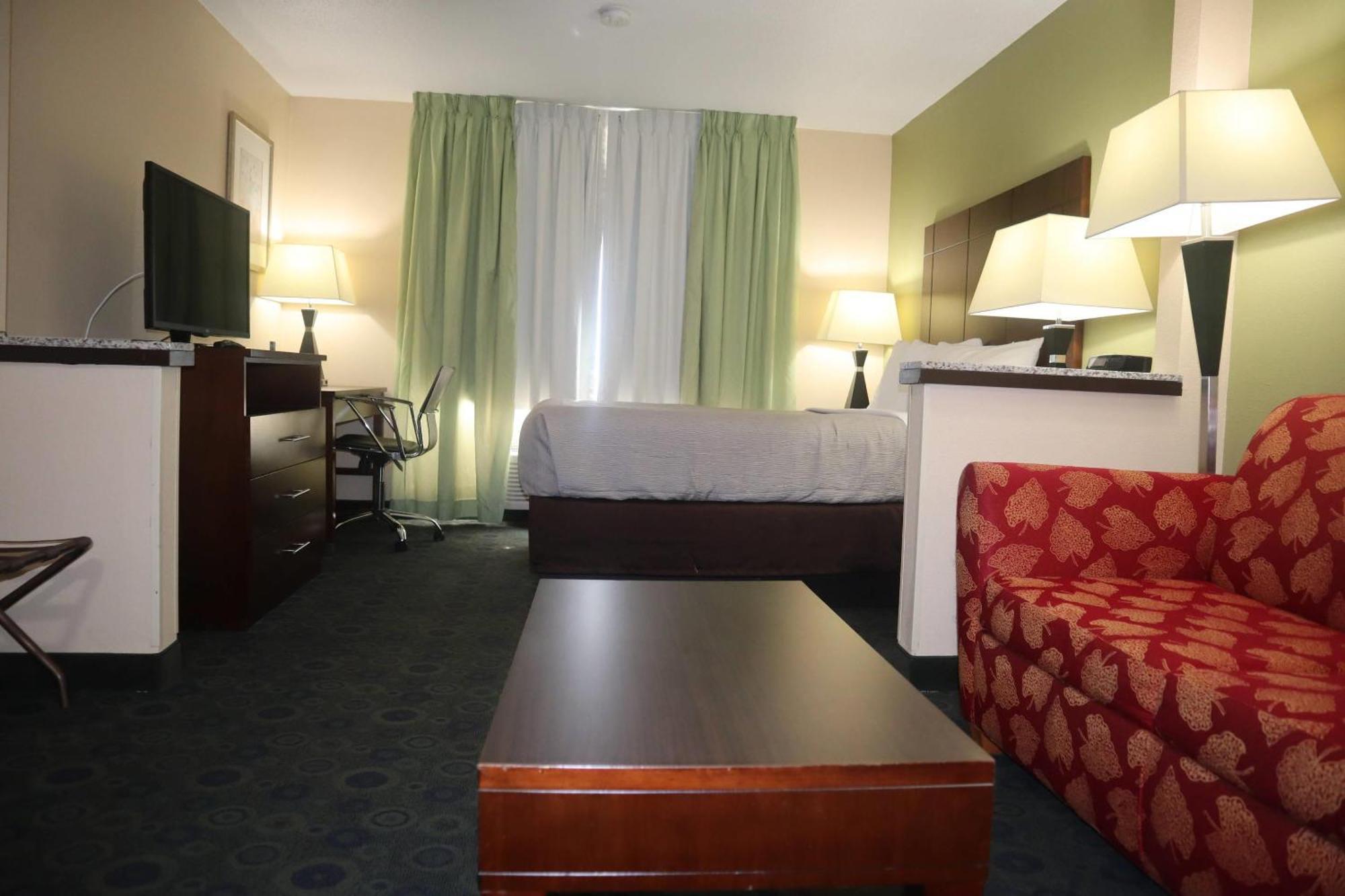Quality Inn & Suites Bloomington I-55 And I-74 Exterior foto